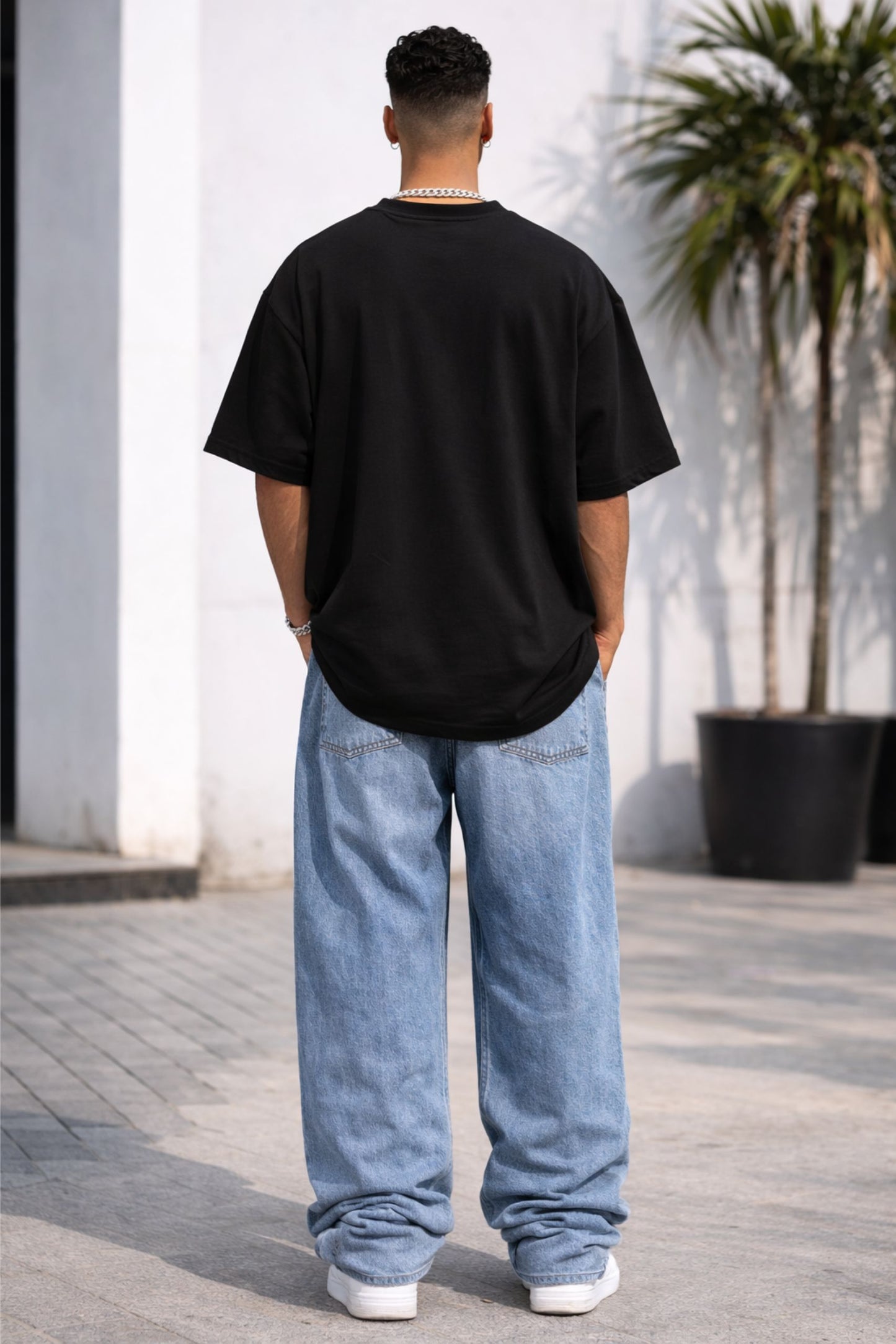 Black Oversized NEAKS Graphic Print T-Shirt
